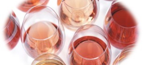 Rose wine in glasses